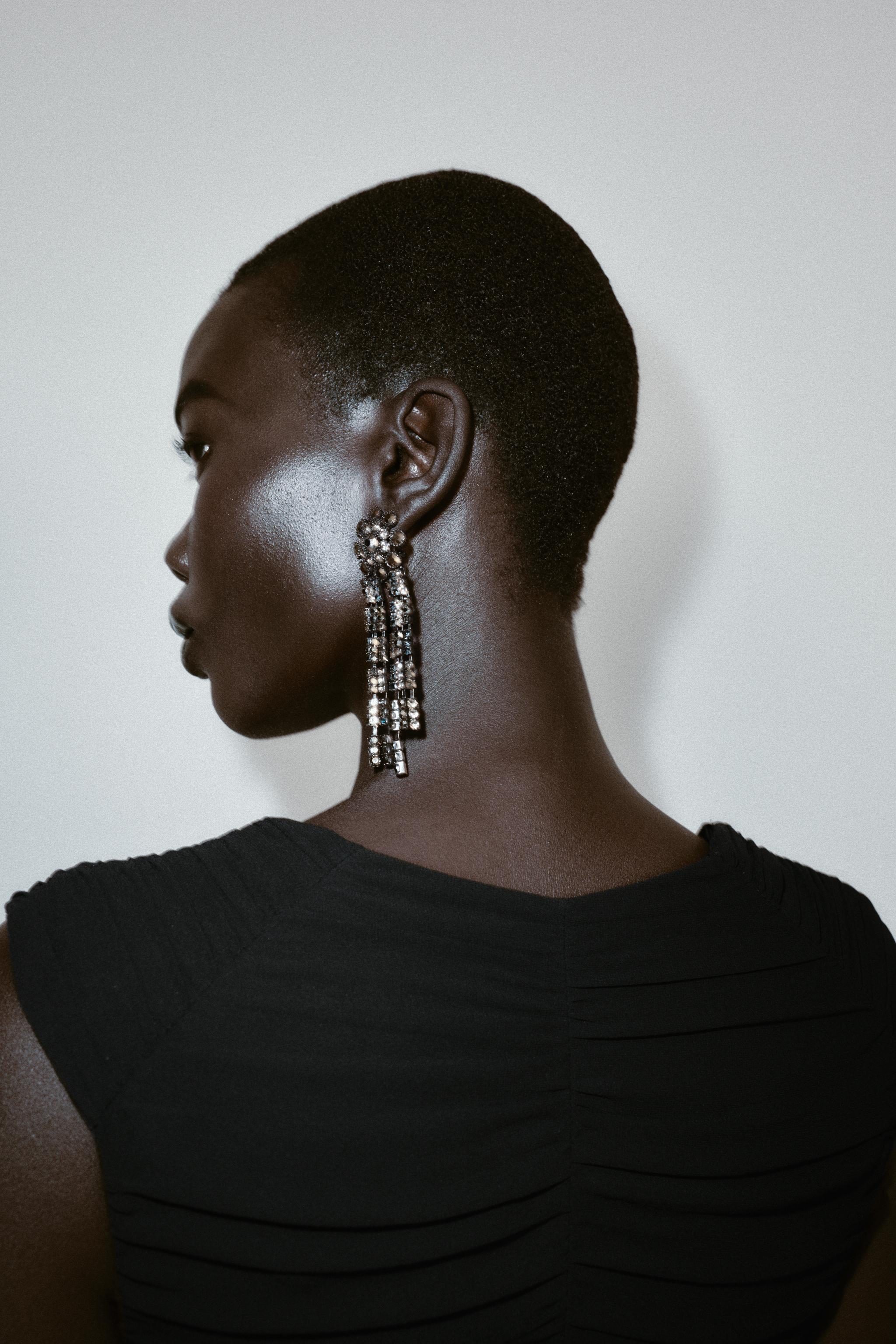 ROBE COURTE DRAPÉE À OURLET ASYMÉTRIQUE ET BOUFFANT